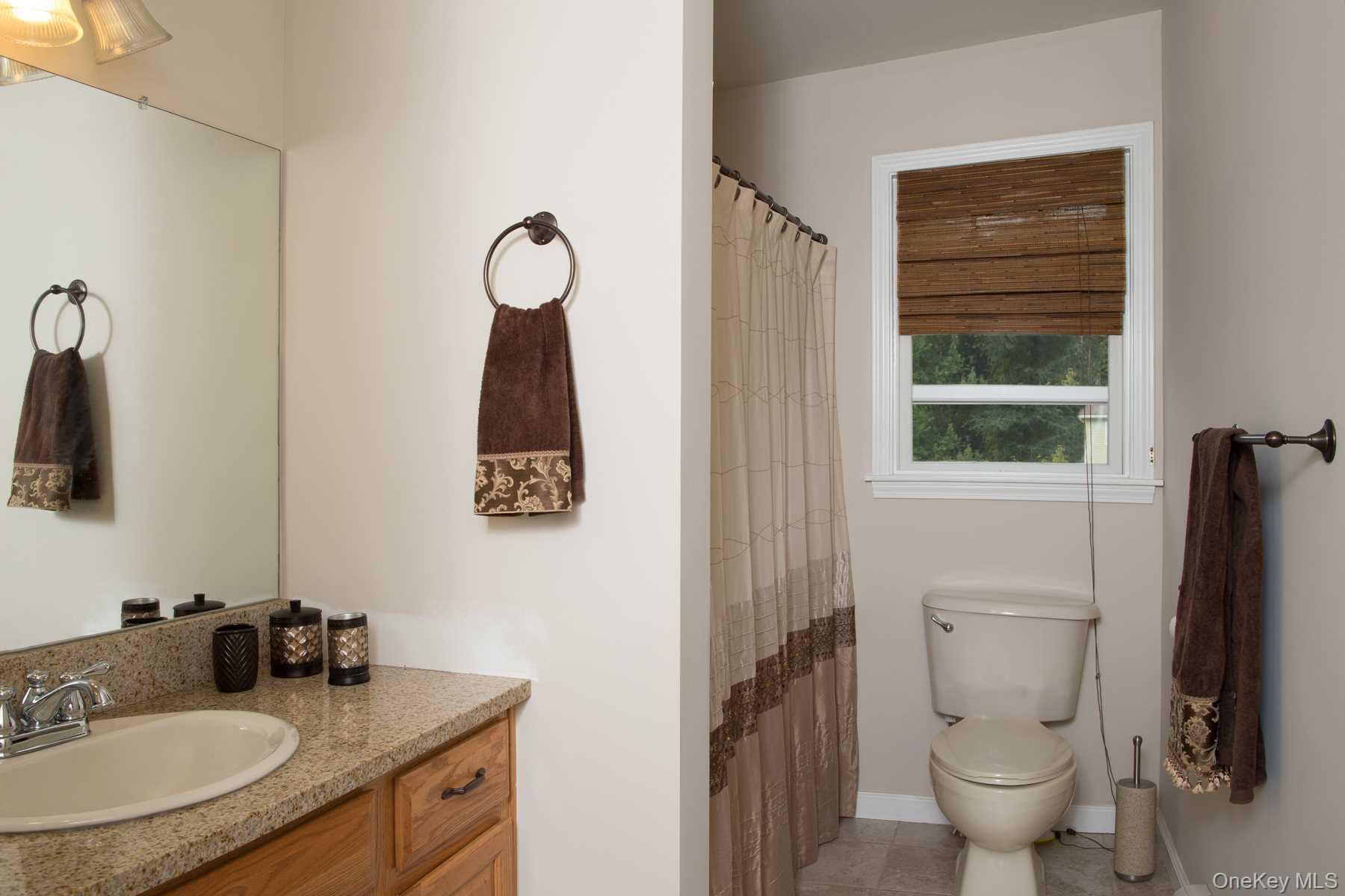 6 Jamil Court, Poughkeepsie, NY 12603