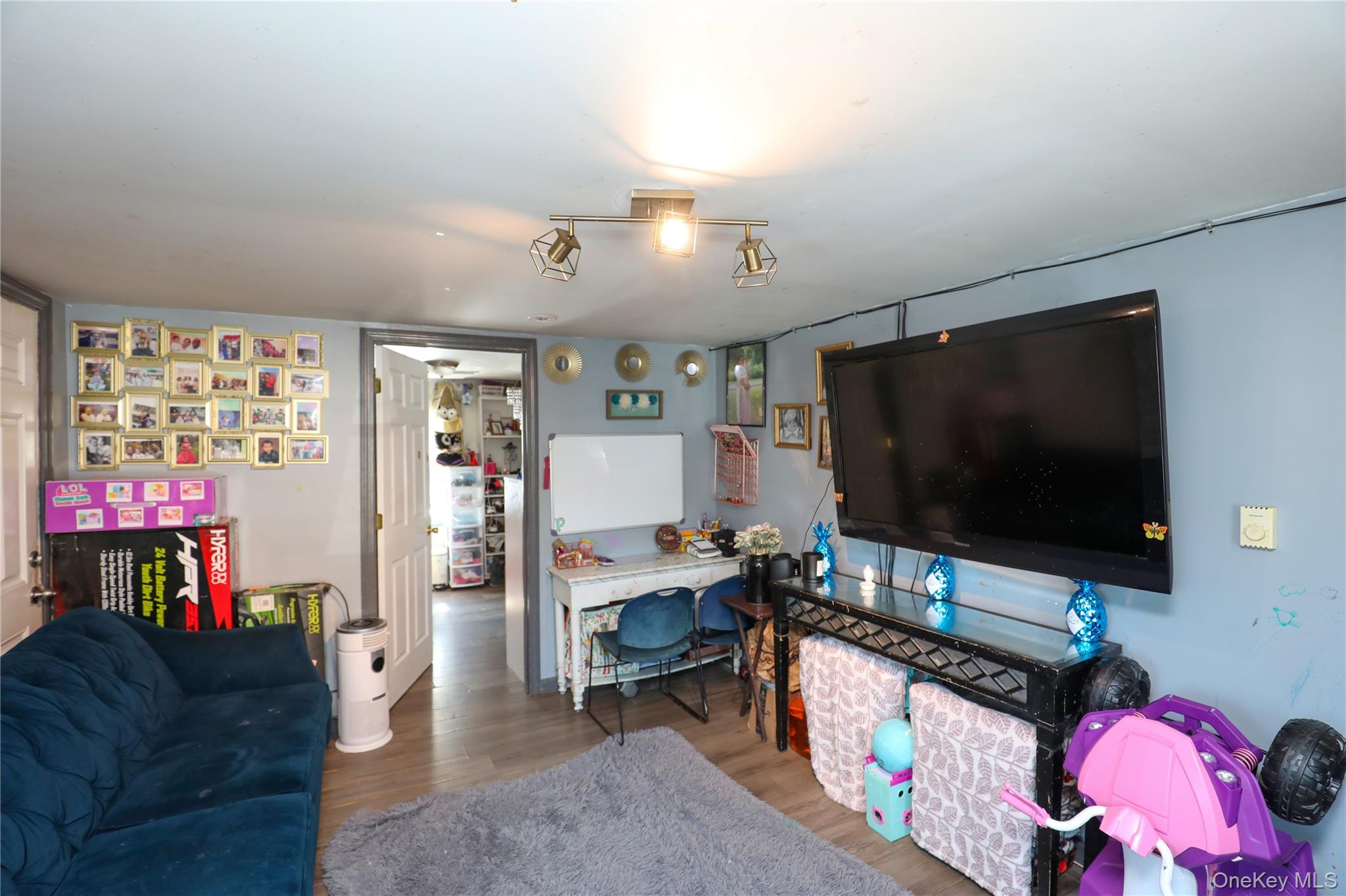 654 Broadway # 9W, Esopus, NY 12429