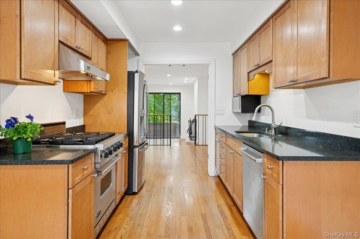 70 Waters Edge # 70, Rye, NY 10580