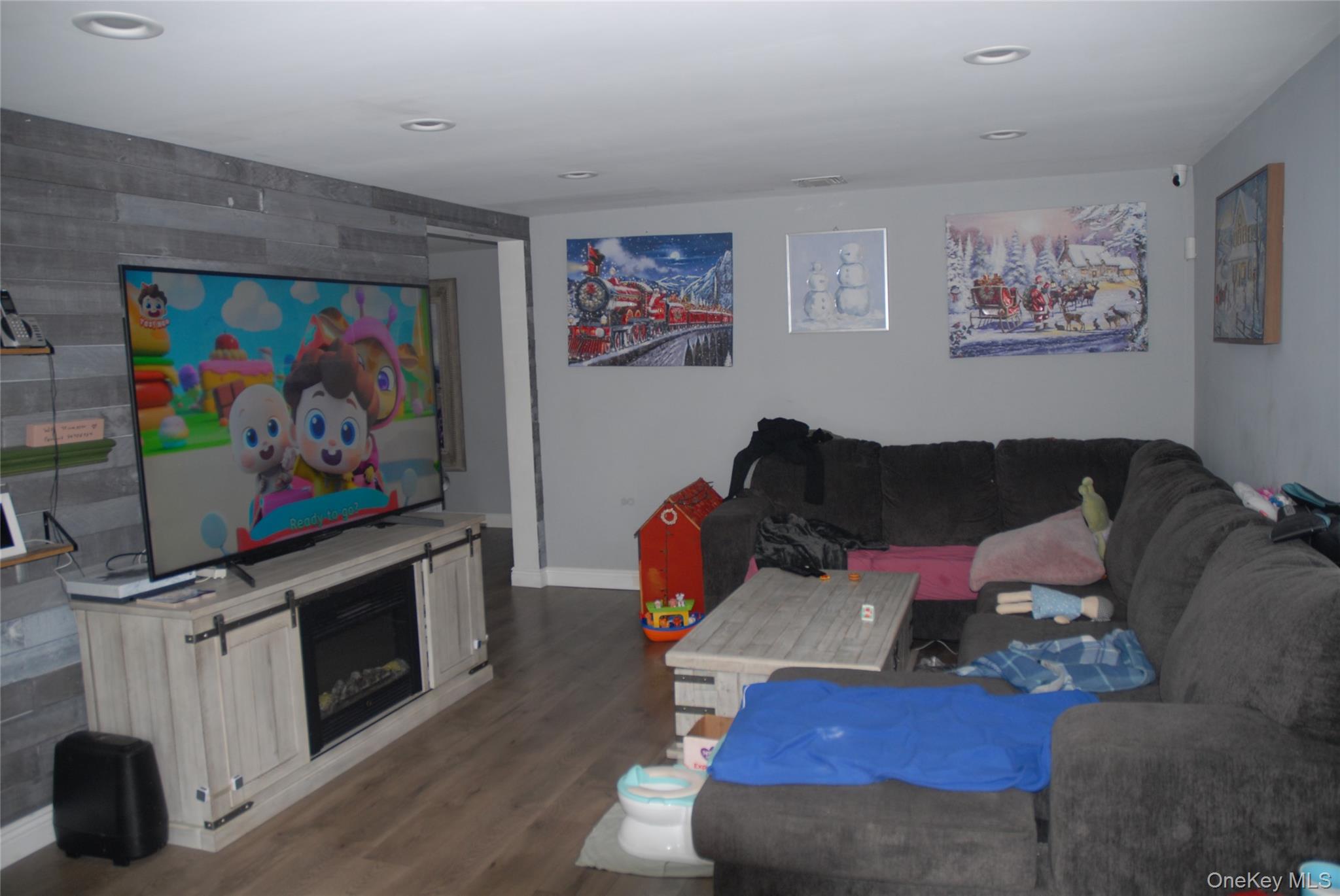 137 Carleton Drive E, Shirley, NY 11967