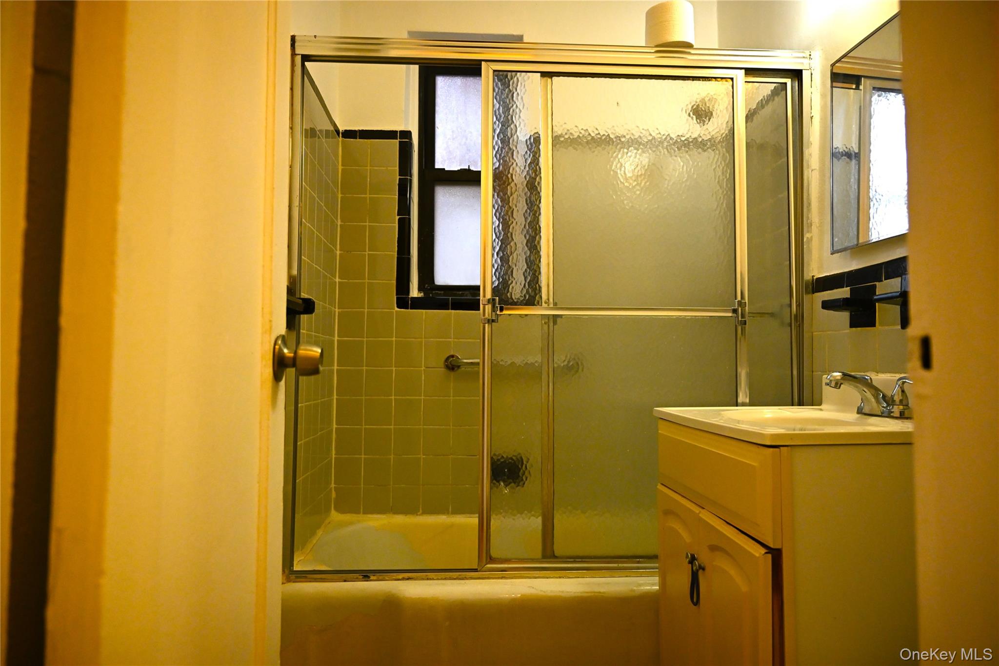 34-20 78TH # 4J, Jackson Heights, NY 11372