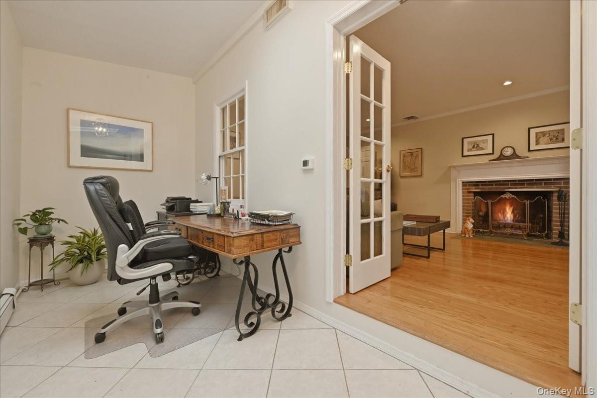 163 Elm Street, Roslyn Heights, NY 11577