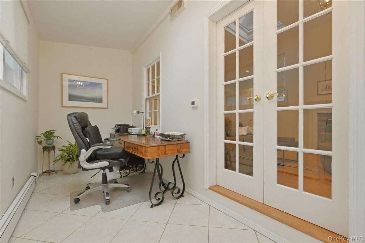 163 Elm Street, Roslyn Heights, NY 11577