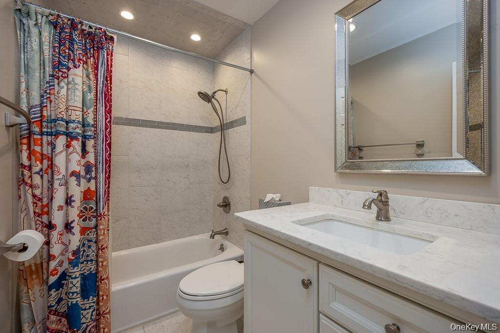 8 Durant Road, New City, NY 10956