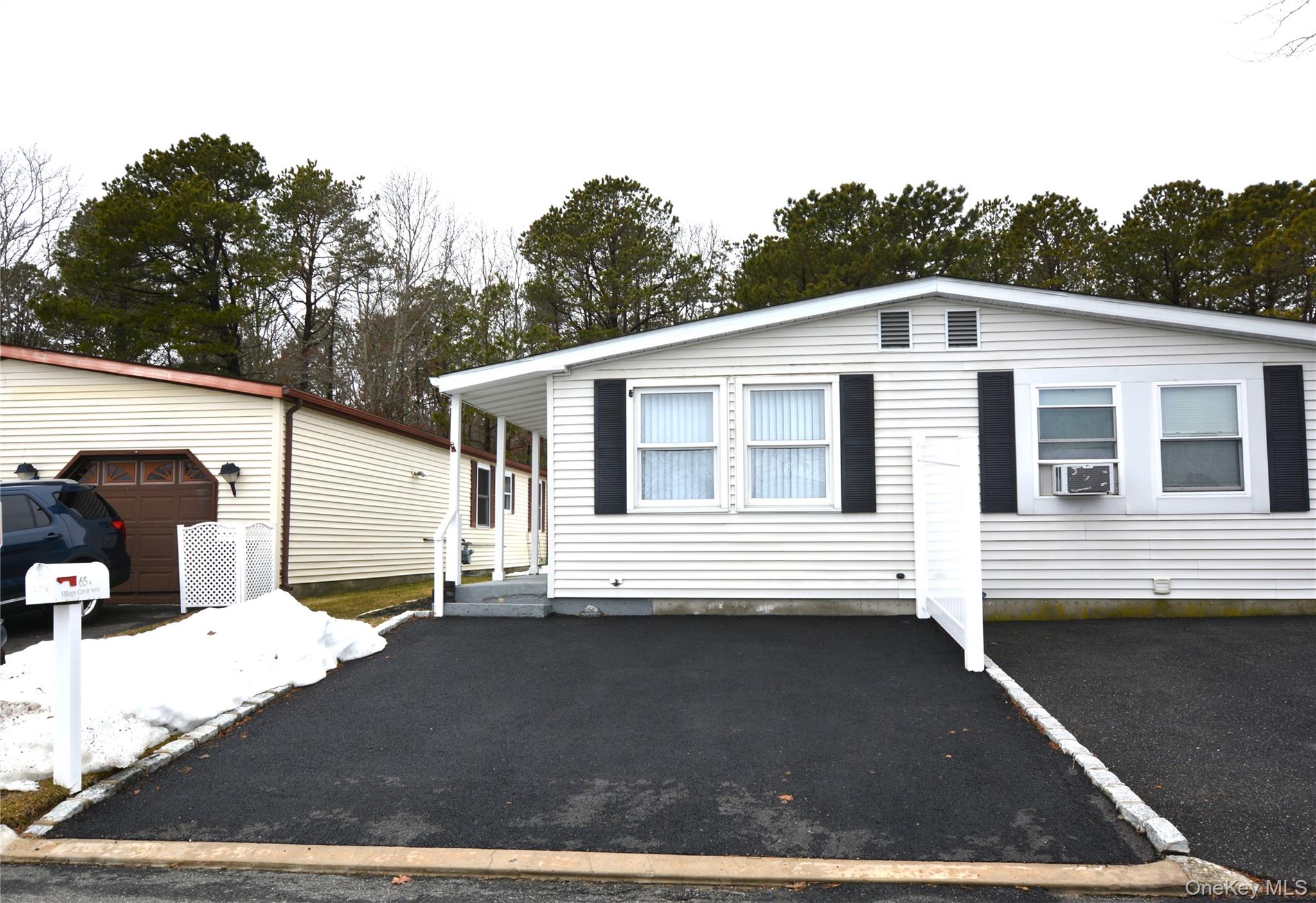 65A Village Circle S, Manorville, NY 11949