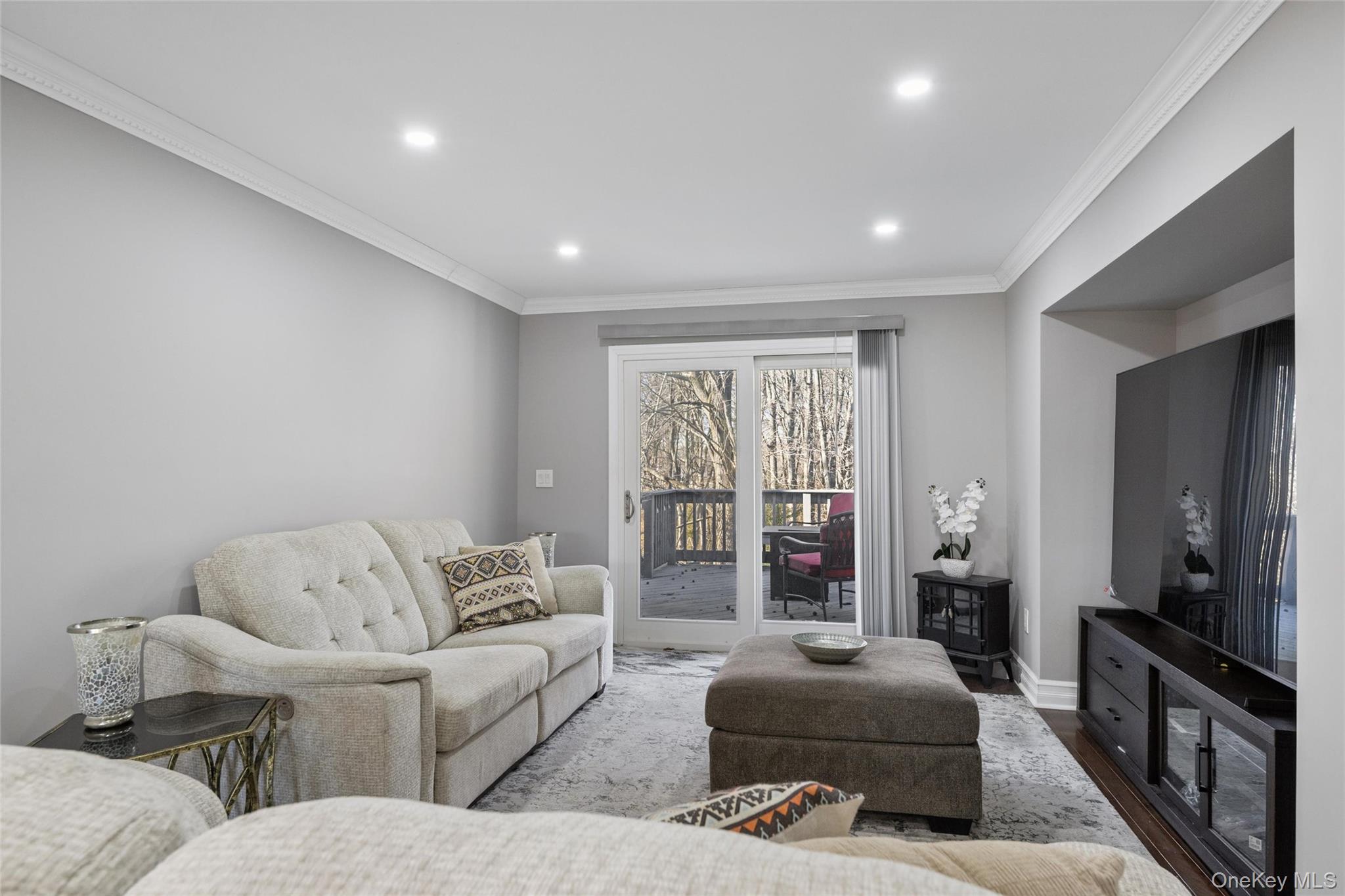 1061 Fordham Lane, Woodmere, NY 11598