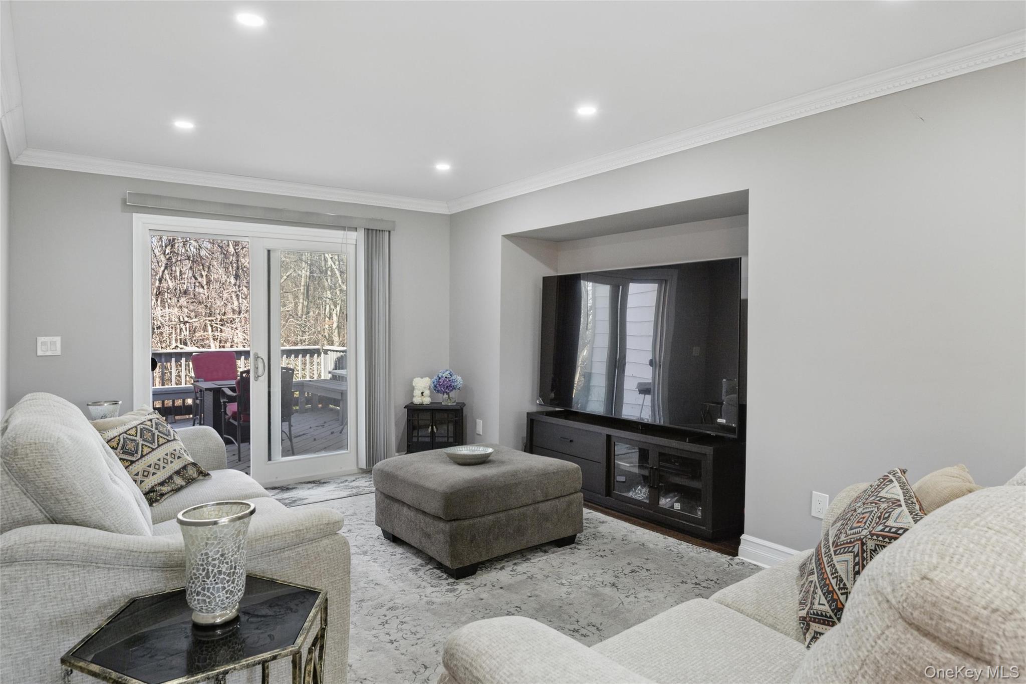 1061 Fordham Lane, Woodmere, NY 11598