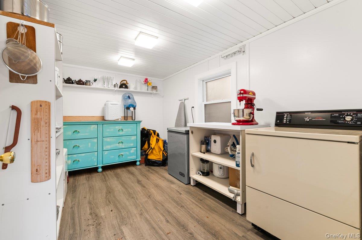 22 Greenway Circle, Syosset, NY 11791