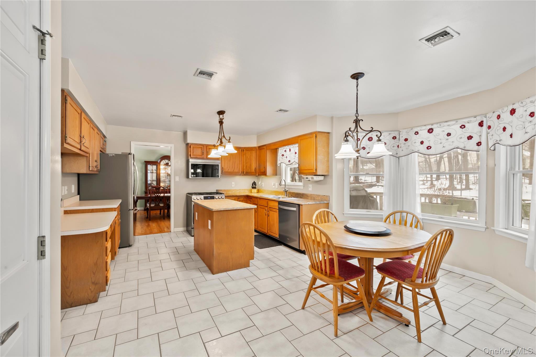 11 Doolin Road, New City, NY 10956