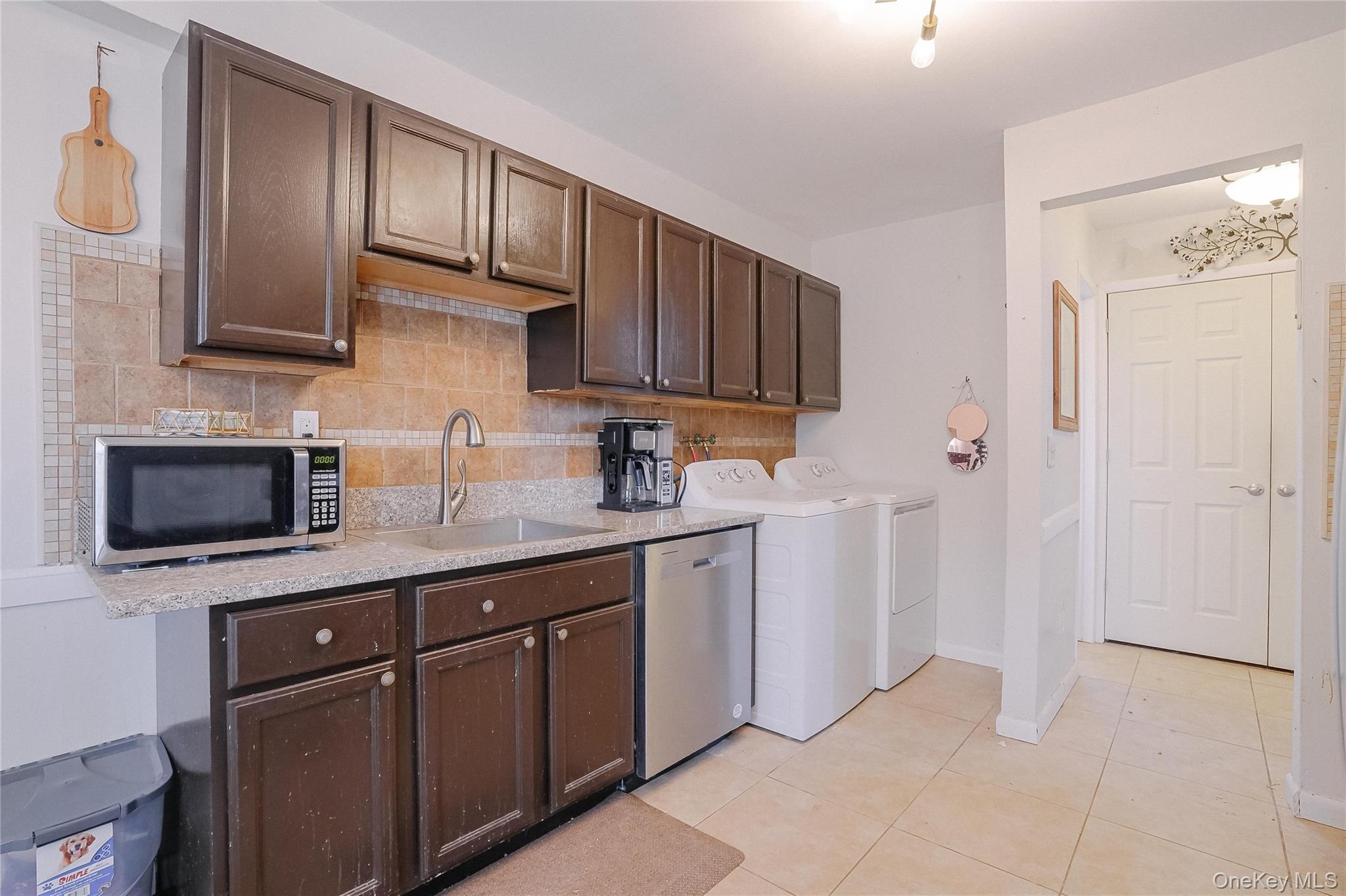 24 Alpine Drive # F, Wappingers Falls, NY 12590