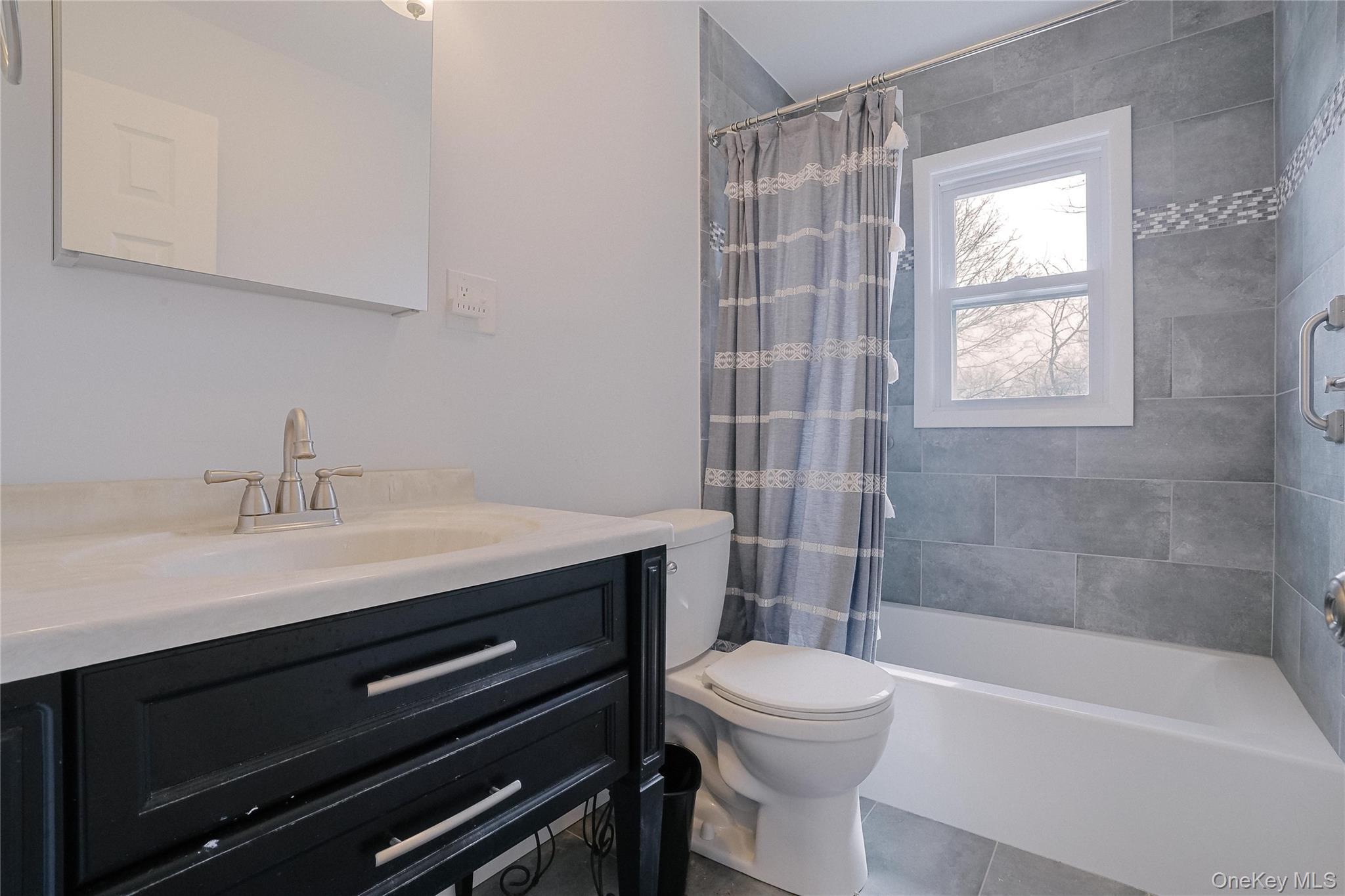 24 Alpine Drive # F, Wappingers Falls, NY 12590