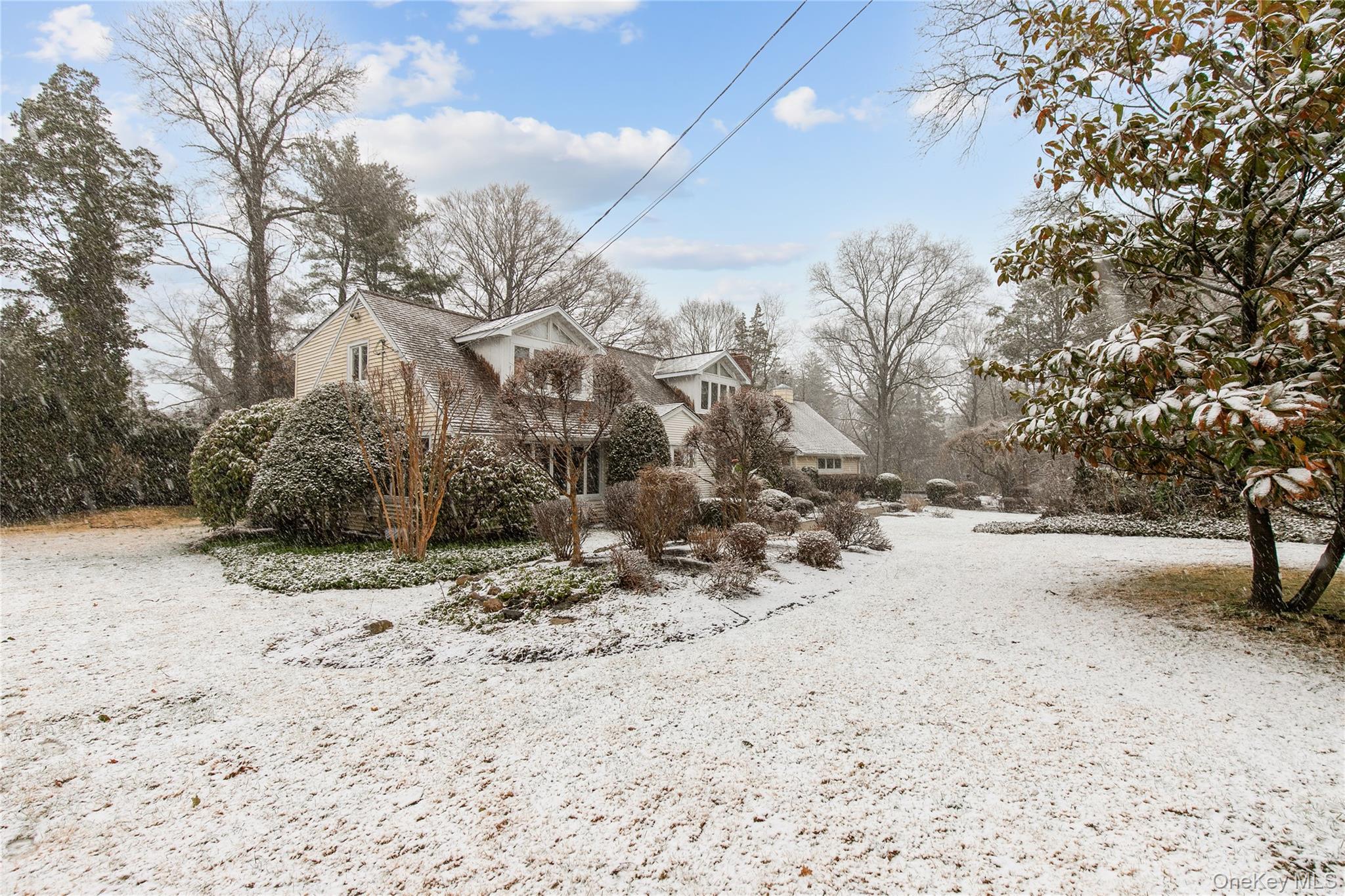 1 The Brae, Woodbury, NY 11797