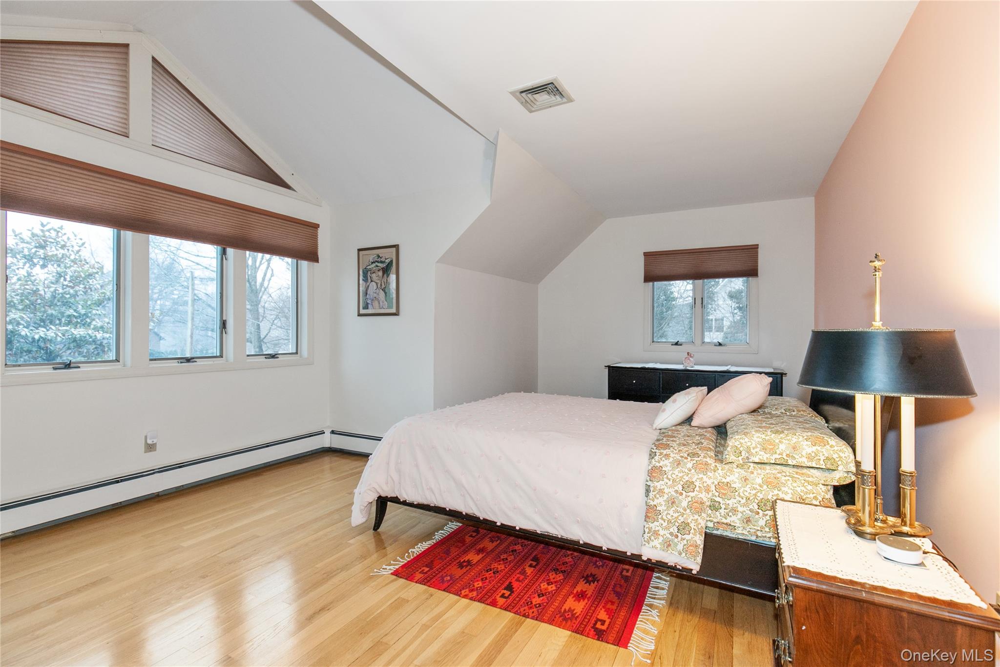 1 The Brae, Woodbury, NY 11797