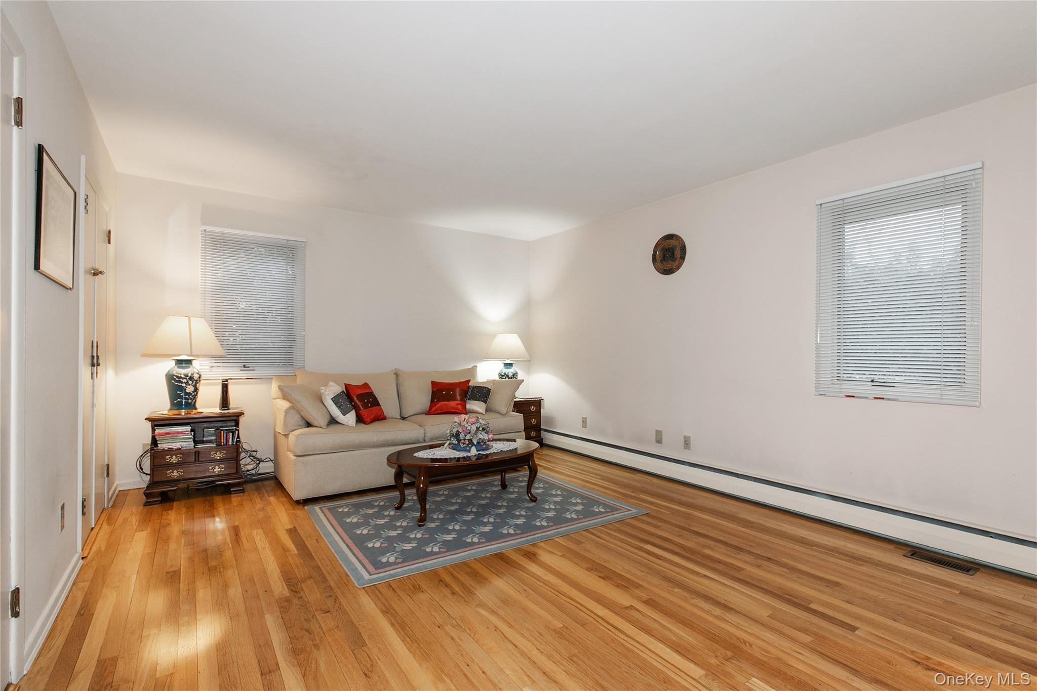 1 The Brae, Woodbury, NY 11797