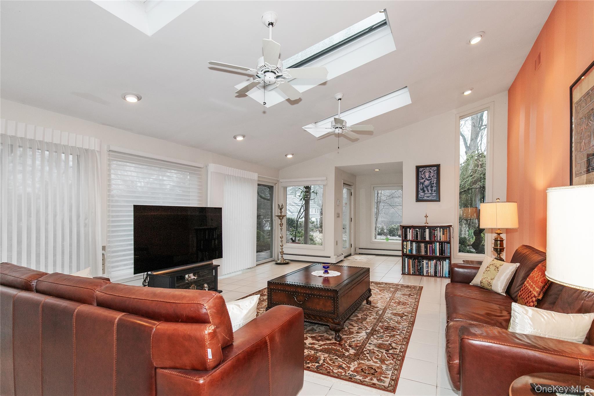 1 The Brae, Woodbury, NY 11797