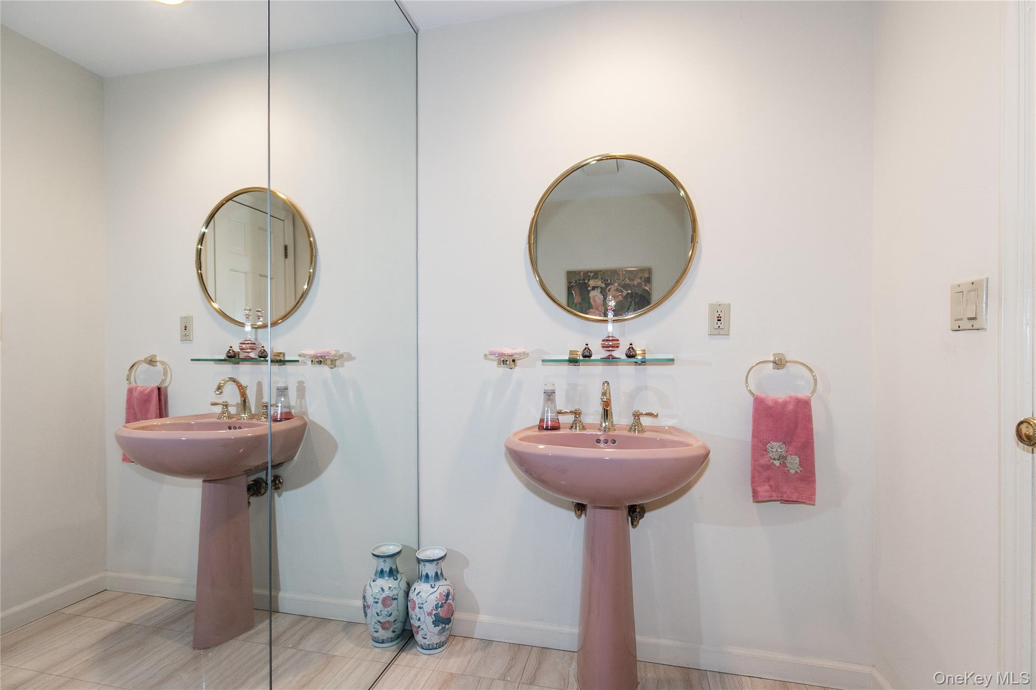 1 The Brae, Woodbury, NY 11797