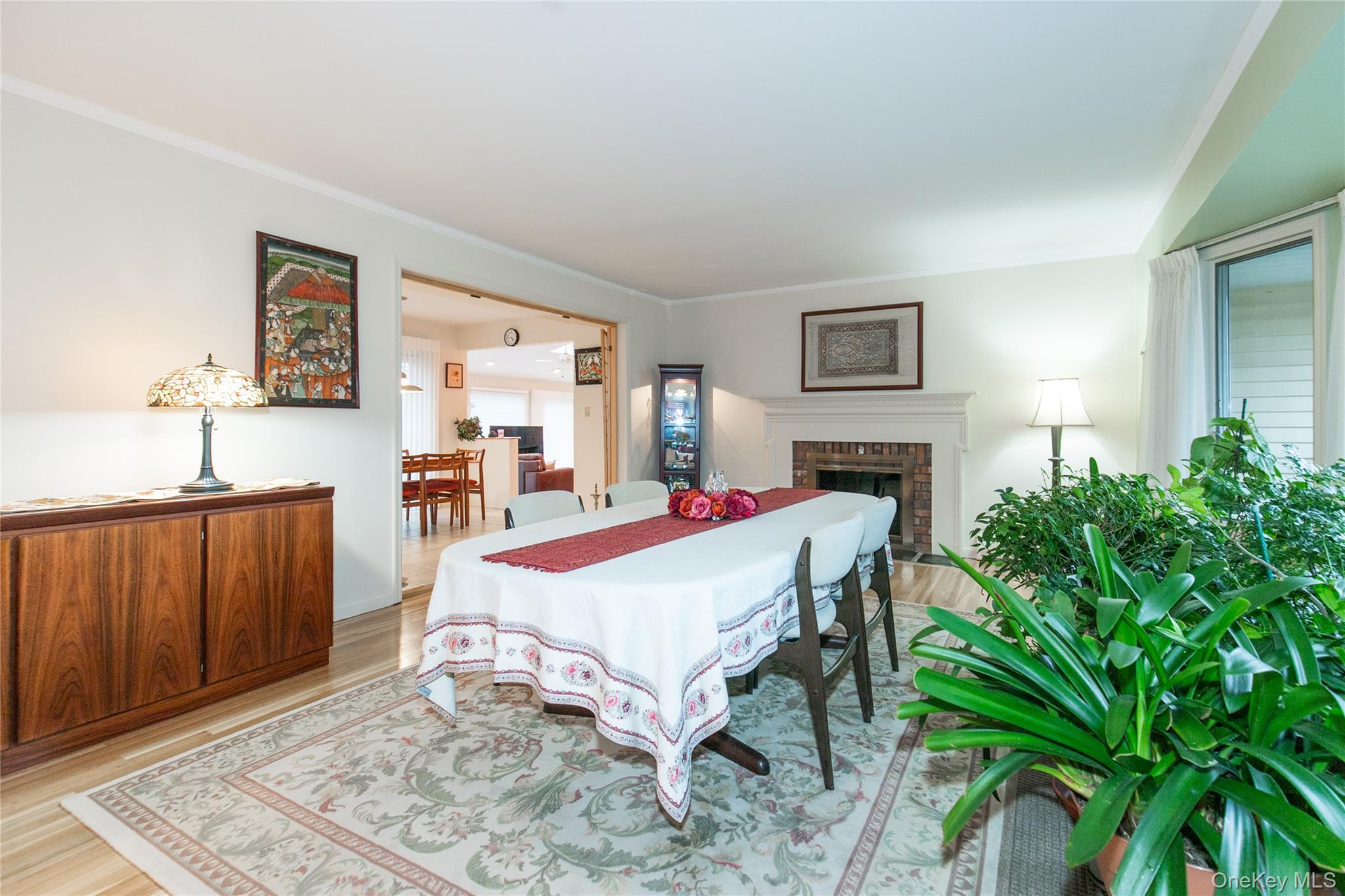 1 The Brae, Woodbury, NY 11797