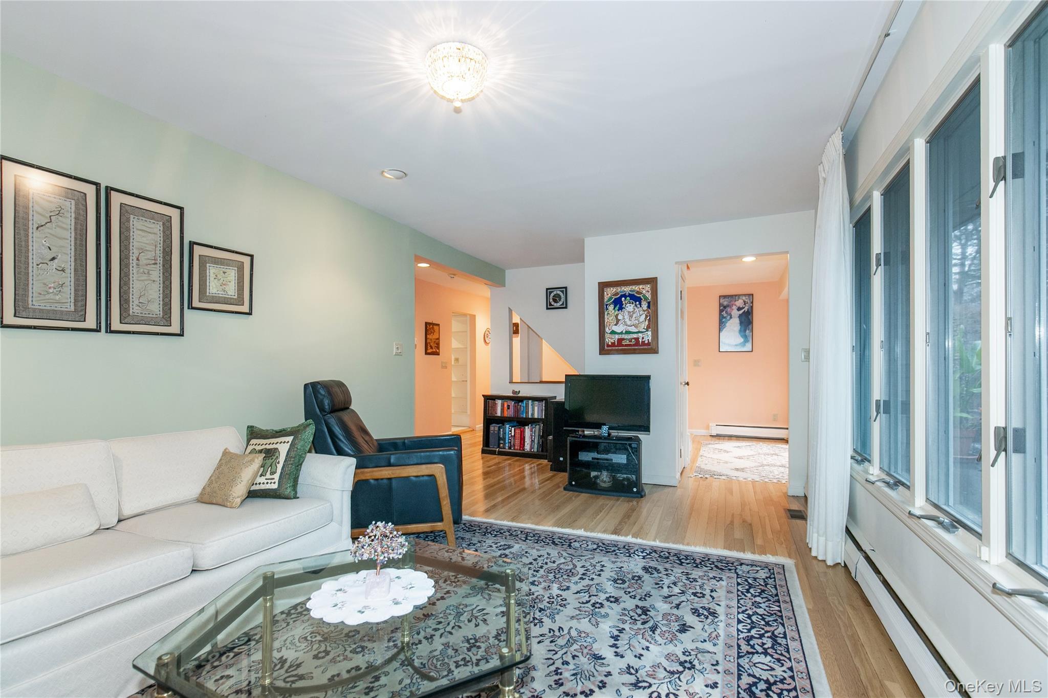 1 The Brae, Woodbury, NY 11797