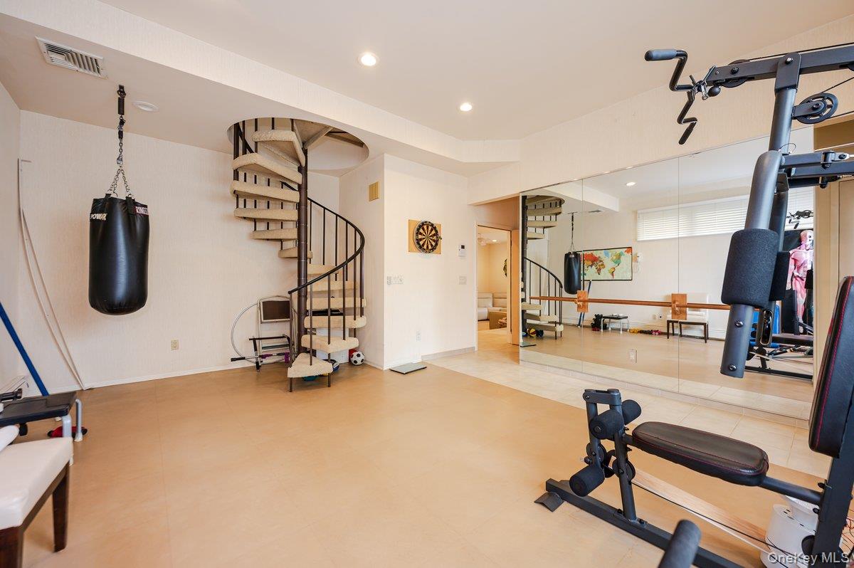 40 Cayuga Avenue, Atlantic Beach, NY 11509