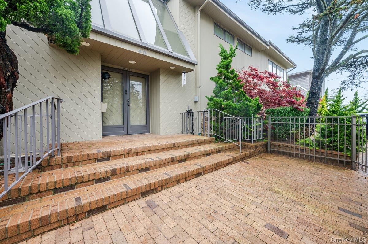 40 Cayuga Avenue, Atlantic Beach, NY 11509