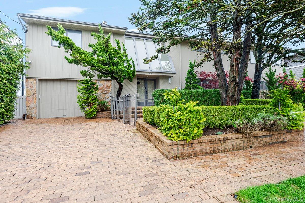 40 Cayuga Avenue, Atlantic Beach, NY 11509