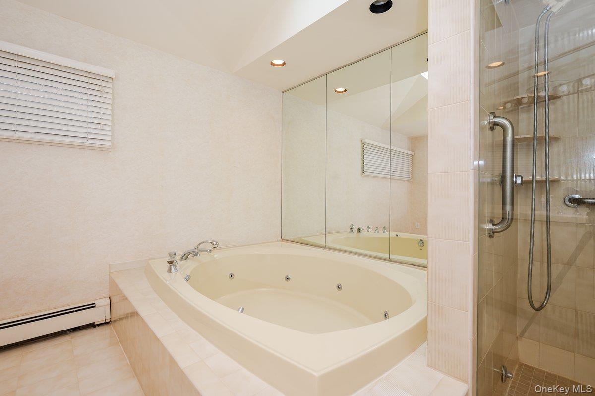 40 Cayuga Avenue, Atlantic Beach, NY 11509