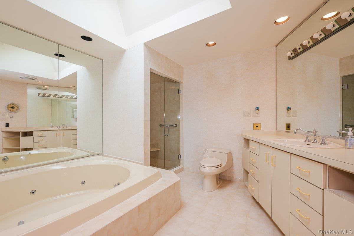 40 Cayuga Avenue, Atlantic Beach, NY 11509