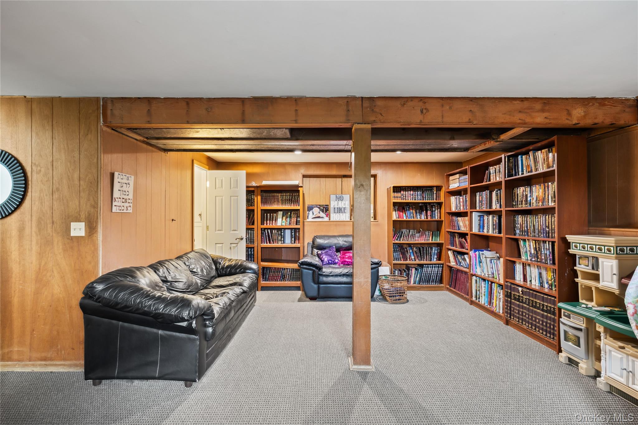 11 Castle Drive, Chestnut Ridge, NY 10977