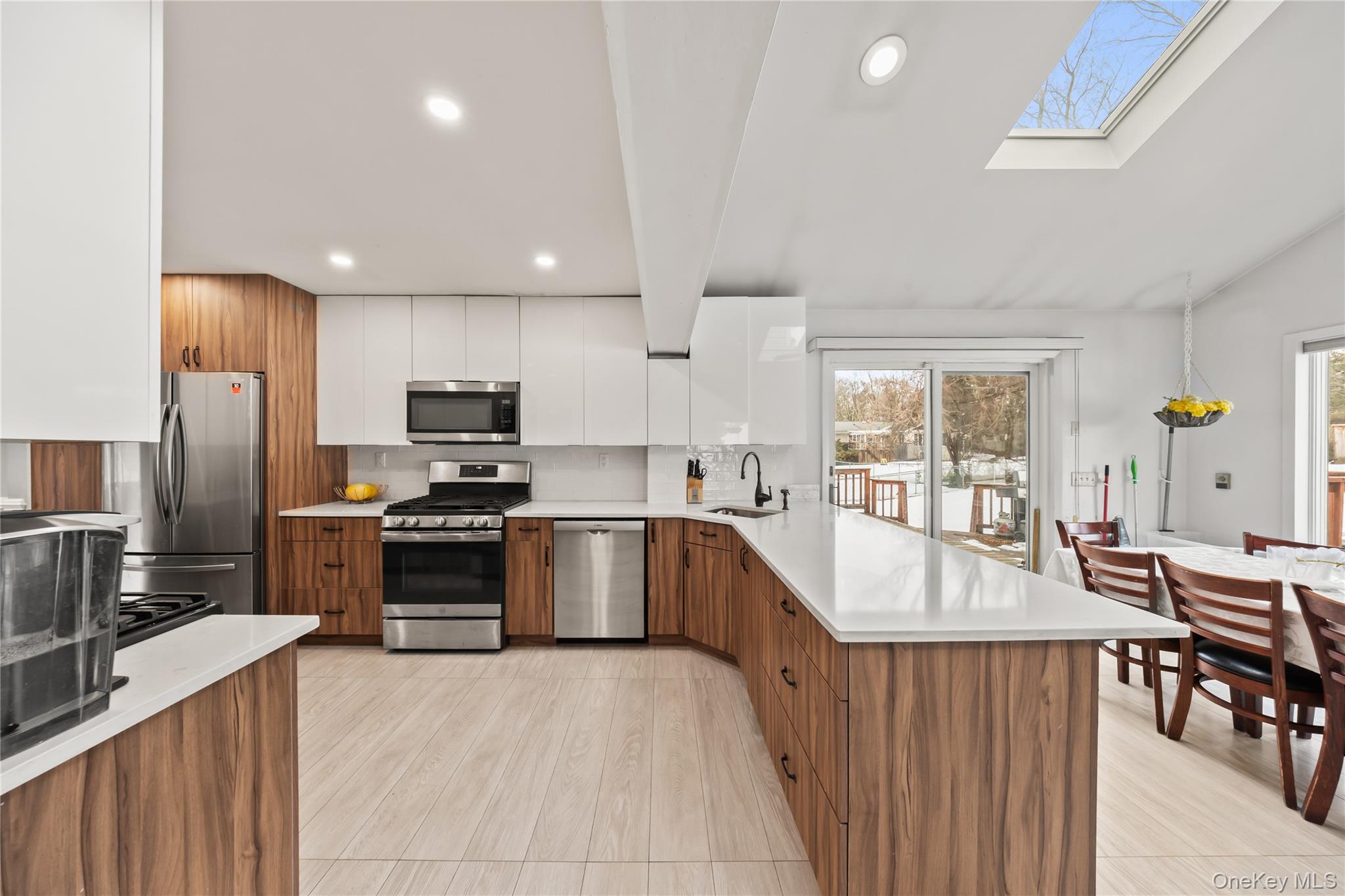 11 Castle Drive, Chestnut Ridge, NY 10977