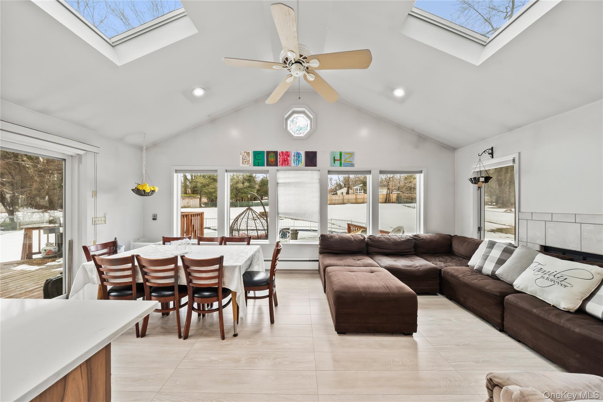 11 Castle Drive, Chestnut Ridge, NY 10977