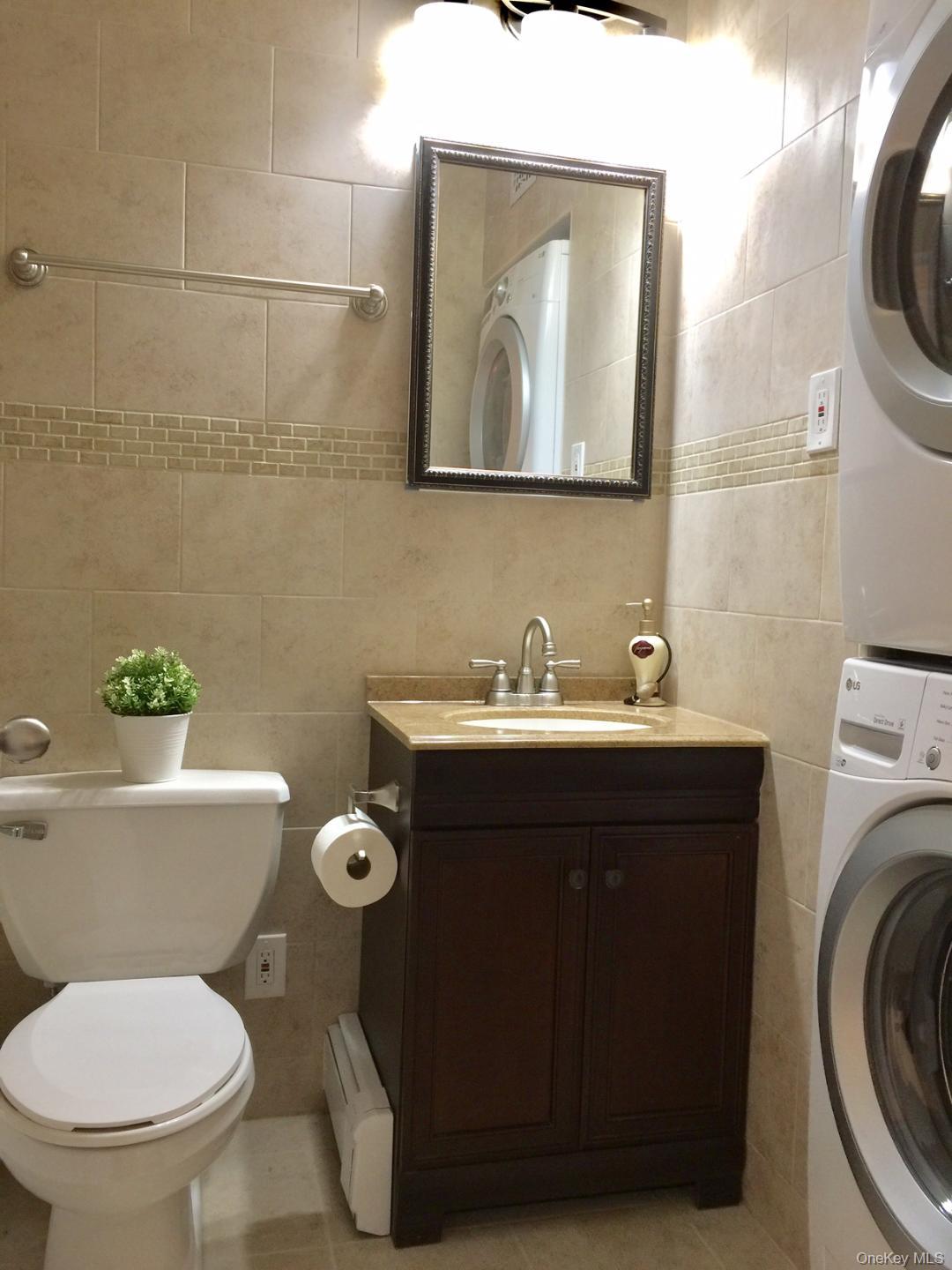 71-35 Sutton Place # 3Fl, Fresh Meadows, NY 11365