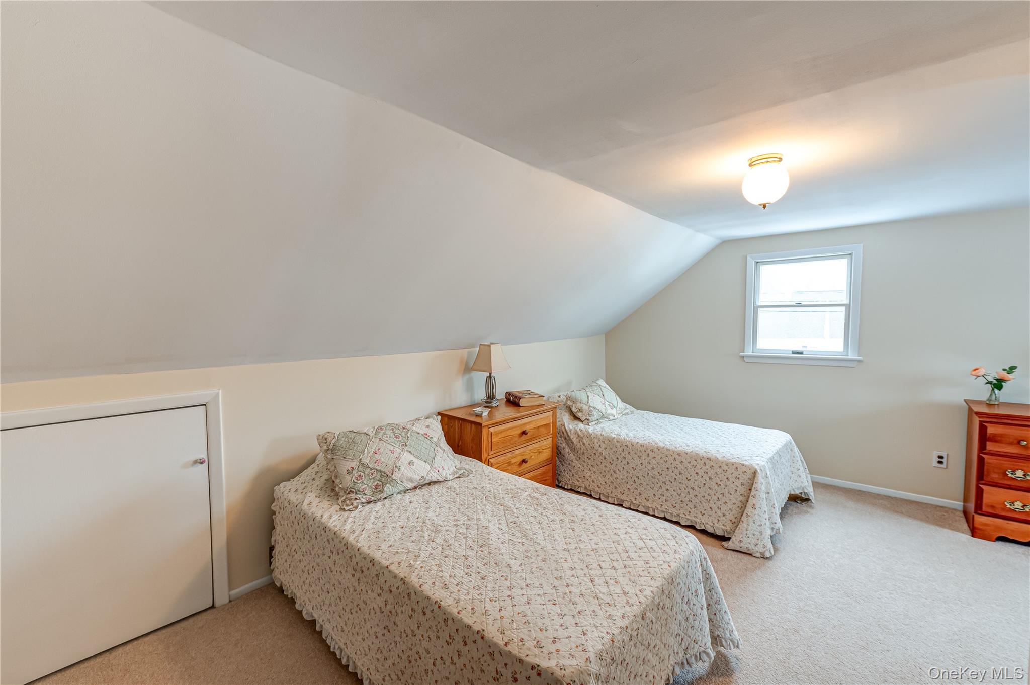 33 Maple Avenue, Kings Park, NY 11754