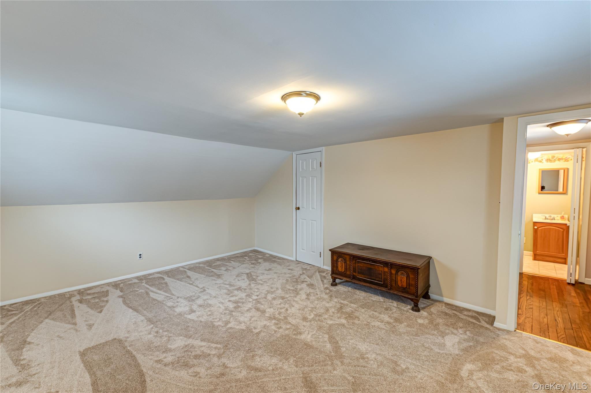 33 Maple Avenue, Kings Park, NY 11754