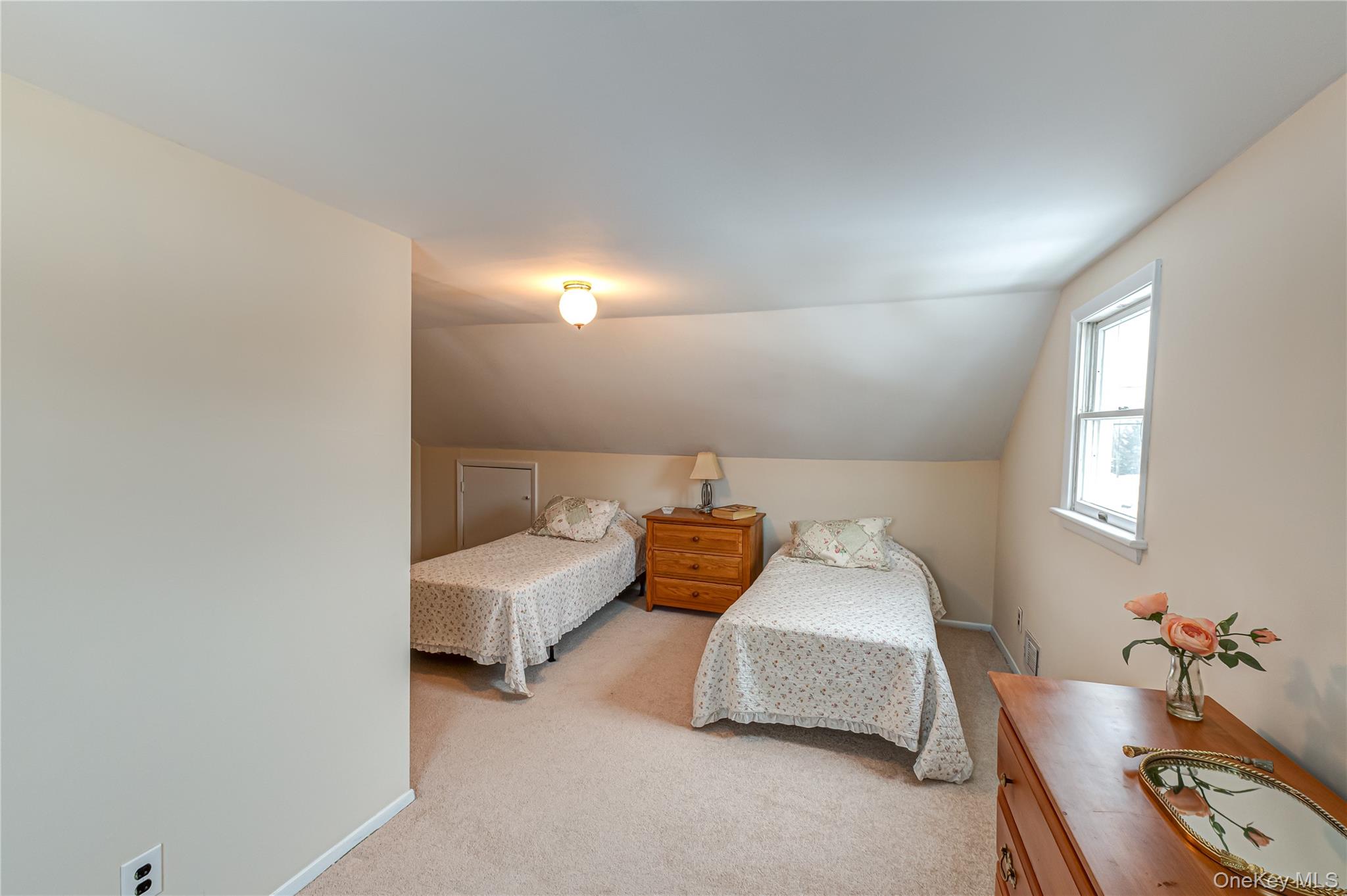 33 Maple Avenue, Kings Park, NY 11754