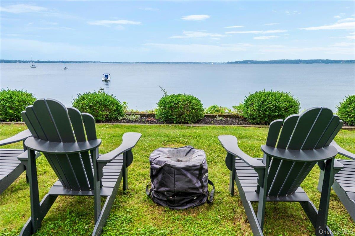 100 W Shore Drive, Southold, NY 11971