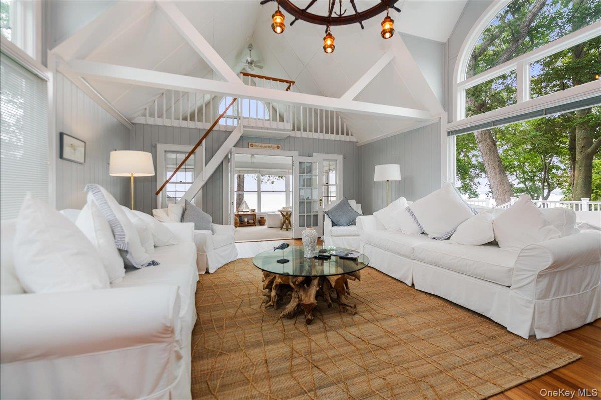 100 W Shore Drive, Southold, NY 11971