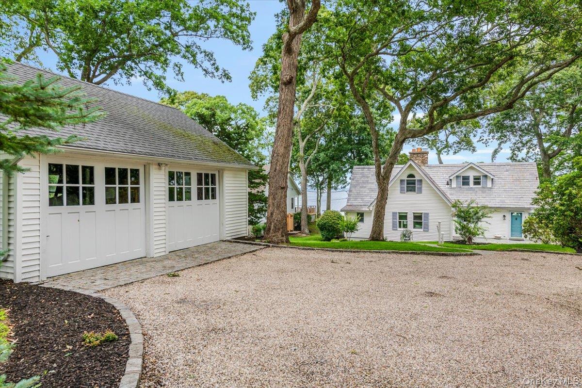 100 W Shore Drive, Southold, NY 11971