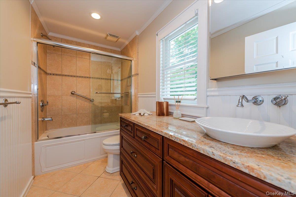 100 W Shore Drive, Southold, NY 11971