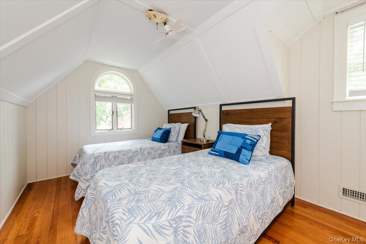 100 W Shore Drive, Southold, NY 11971