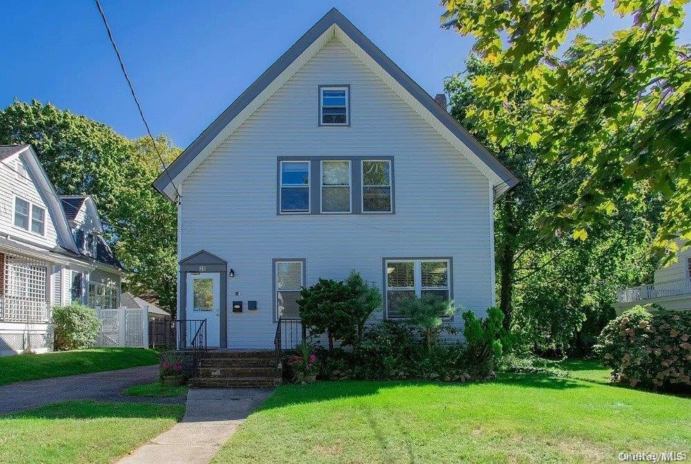 20 Dewey Street # 1, Huntington, NY 11743