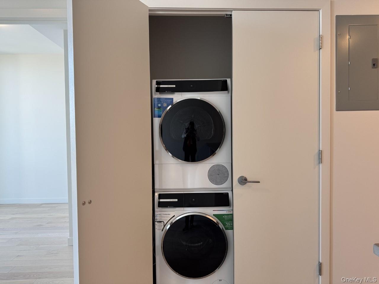 131-02B 40TH Road # 9O, Flushing, NY 11354