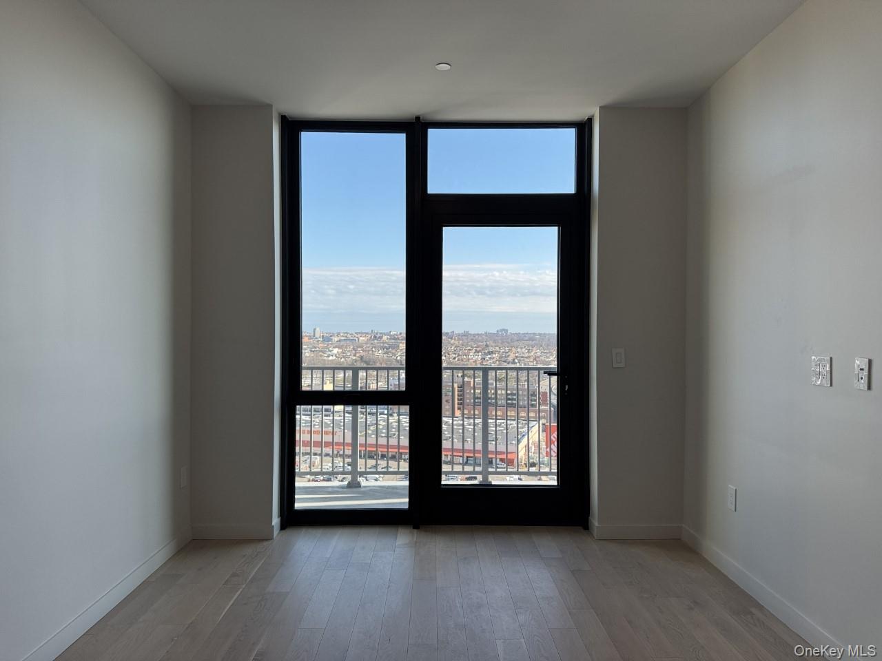 131-02B 40TH Road # 9O, Flushing, NY 11354