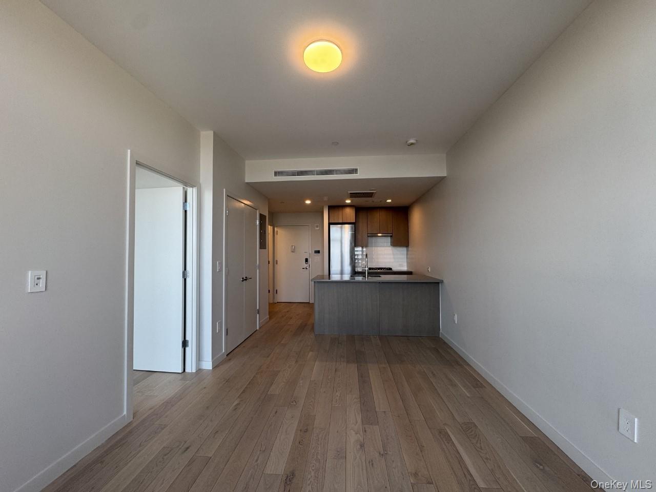 131-02B 40TH Road # 9O, Flushing, NY 11354