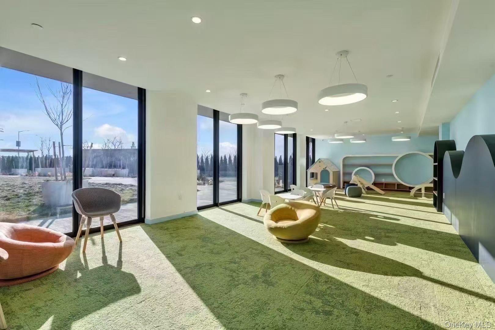 131-02B 40TH Road # 9O, Flushing, NY 11354