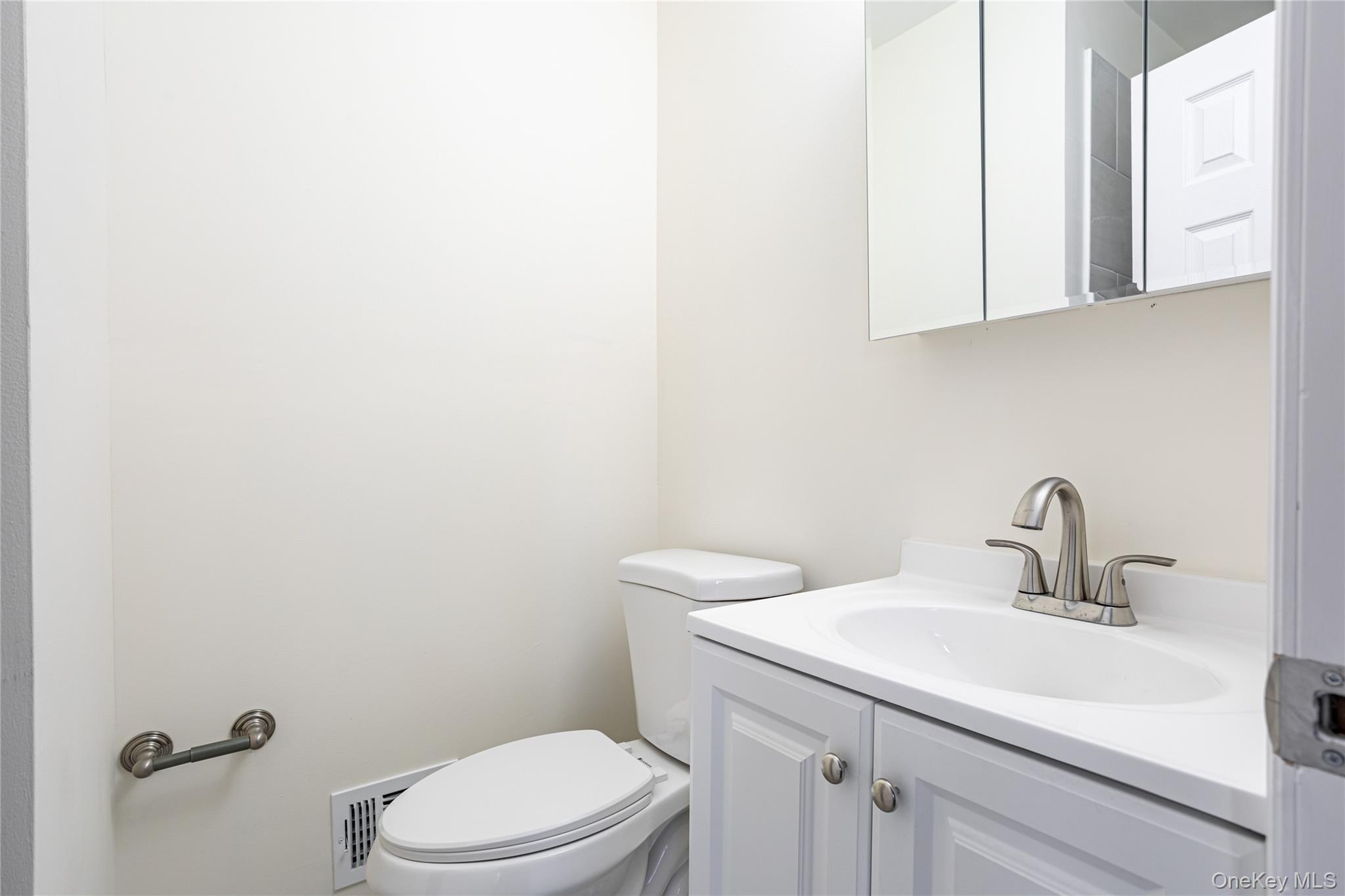 491 Ilyssa Way, Staten Island, NY 10312