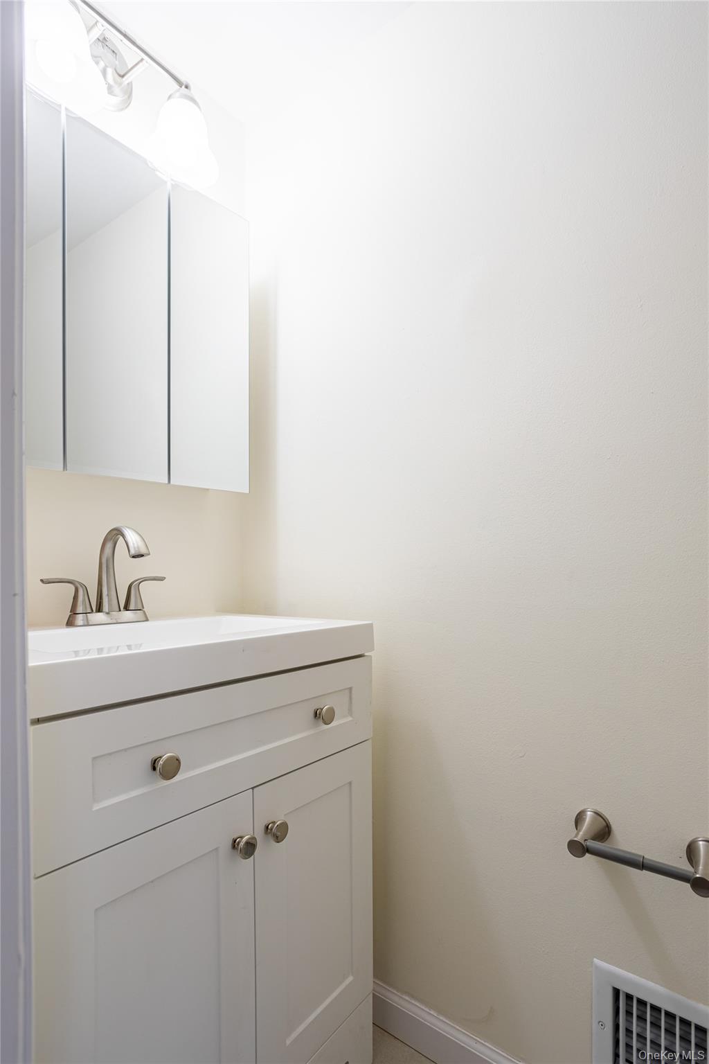 491 Ilyssa Way, Staten Island, NY 10312