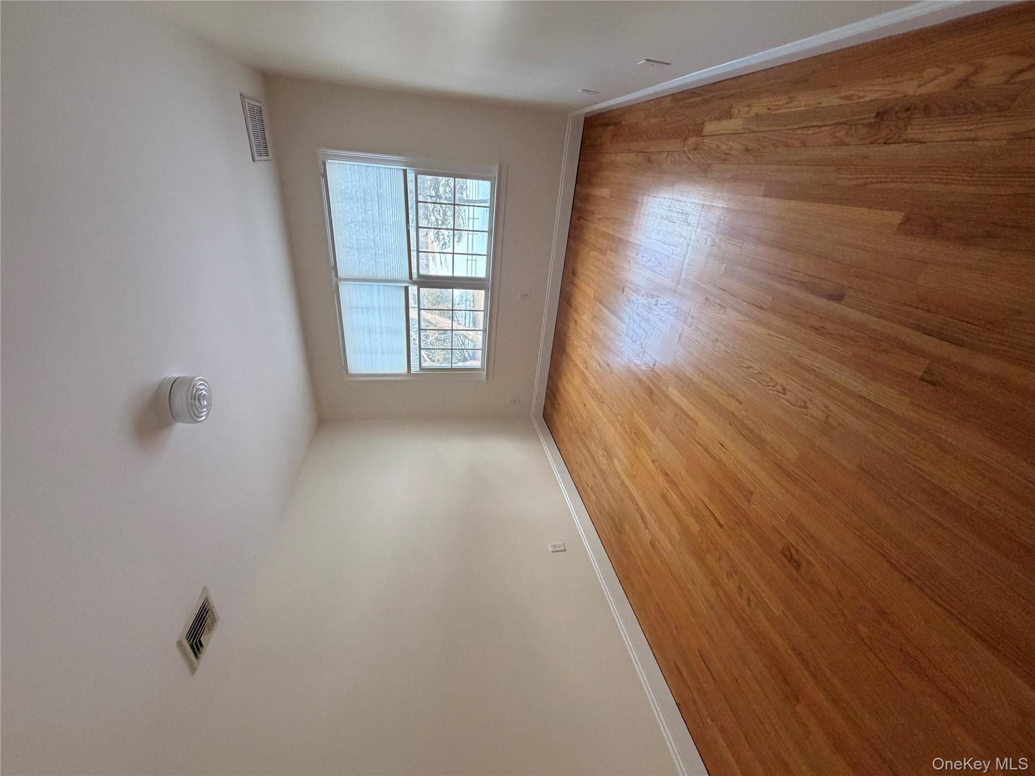 4 Lloyd Point Drive, Lloyd Harbor, NY 11743