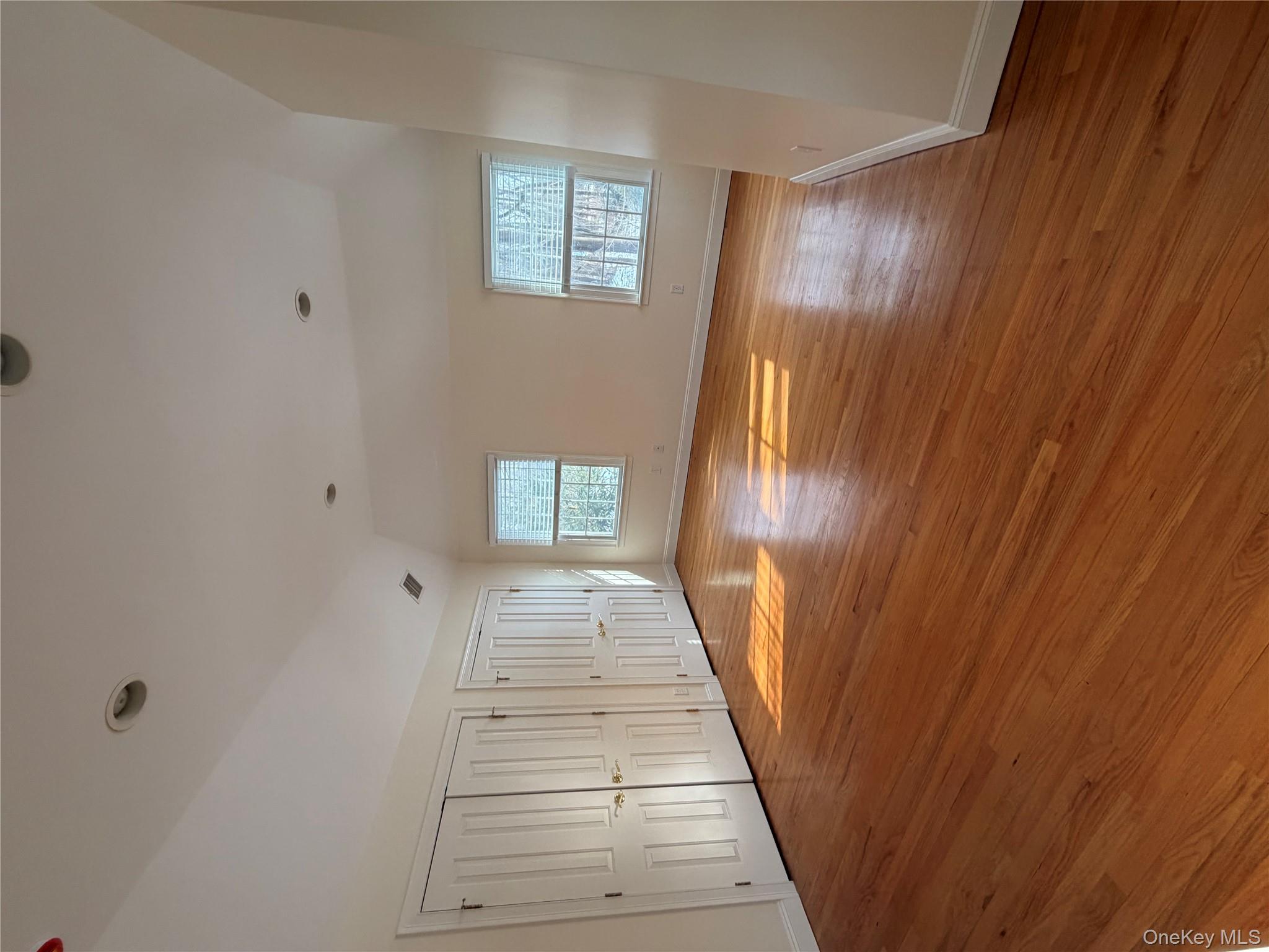 4 Lloyd Point Drive, Lloyd Harbor, NY 11743