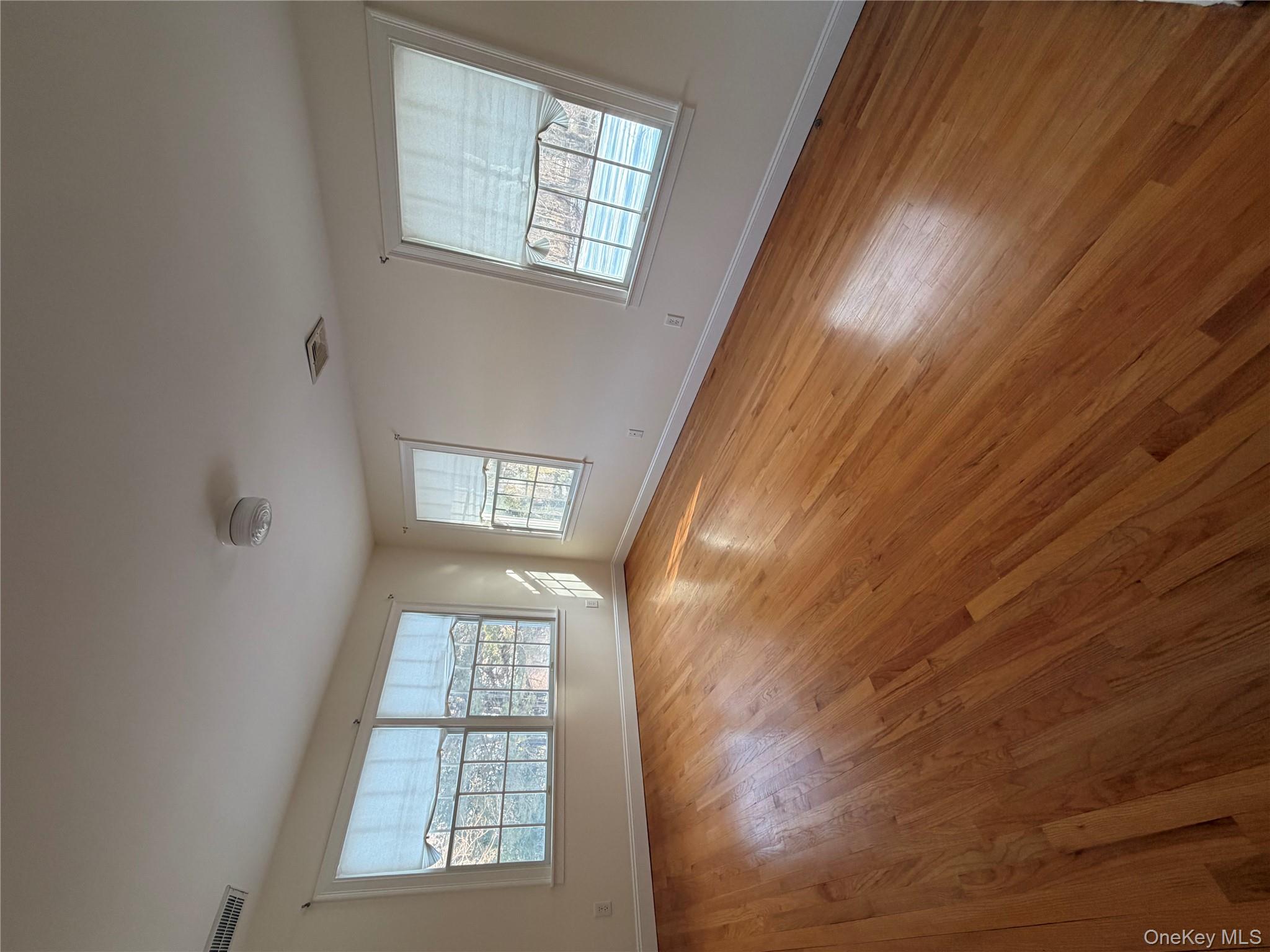 4 Lloyd Point Drive, Lloyd Harbor, NY 11743