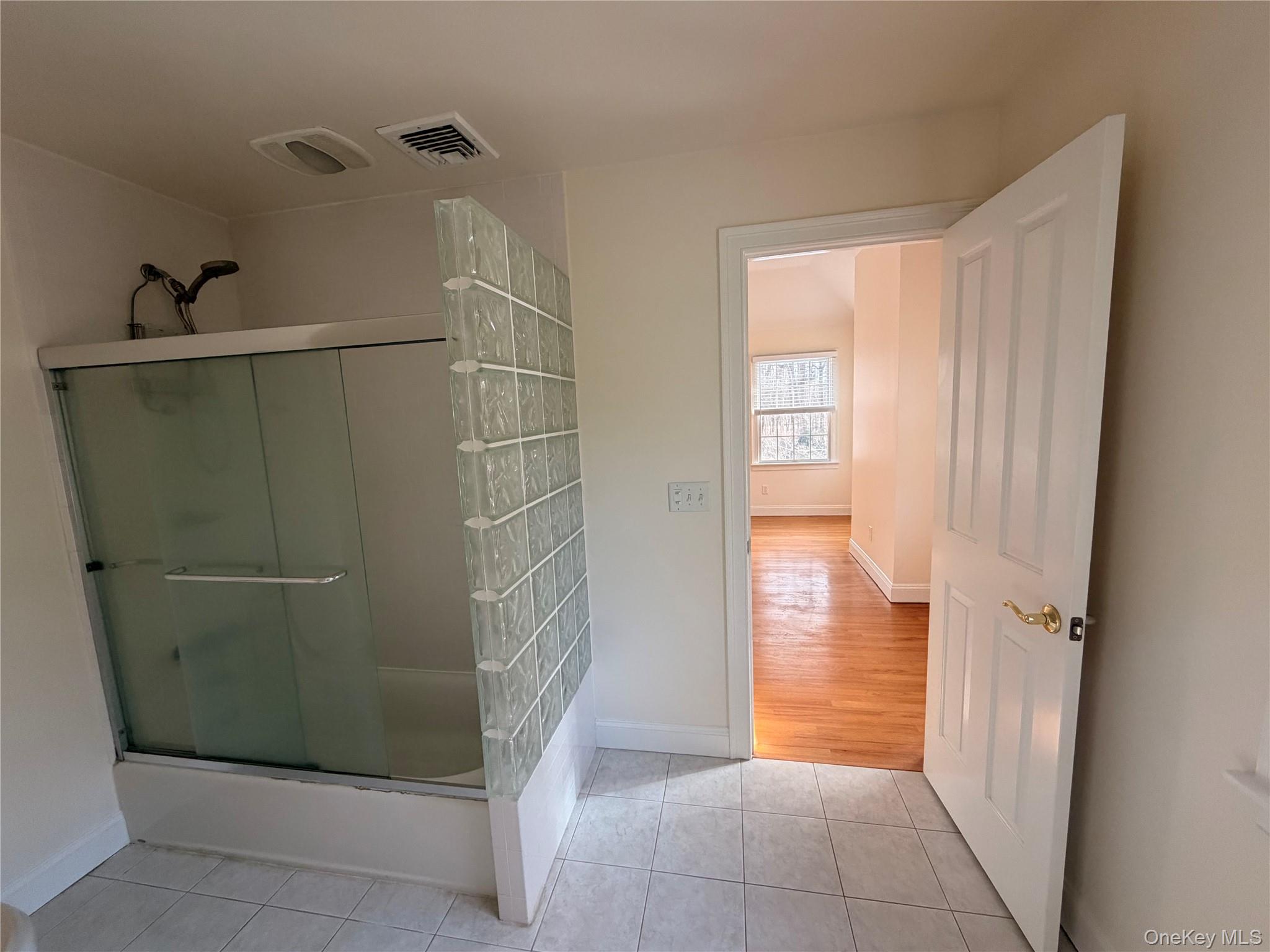 4 Lloyd Point Drive, Lloyd Harbor, NY 11743